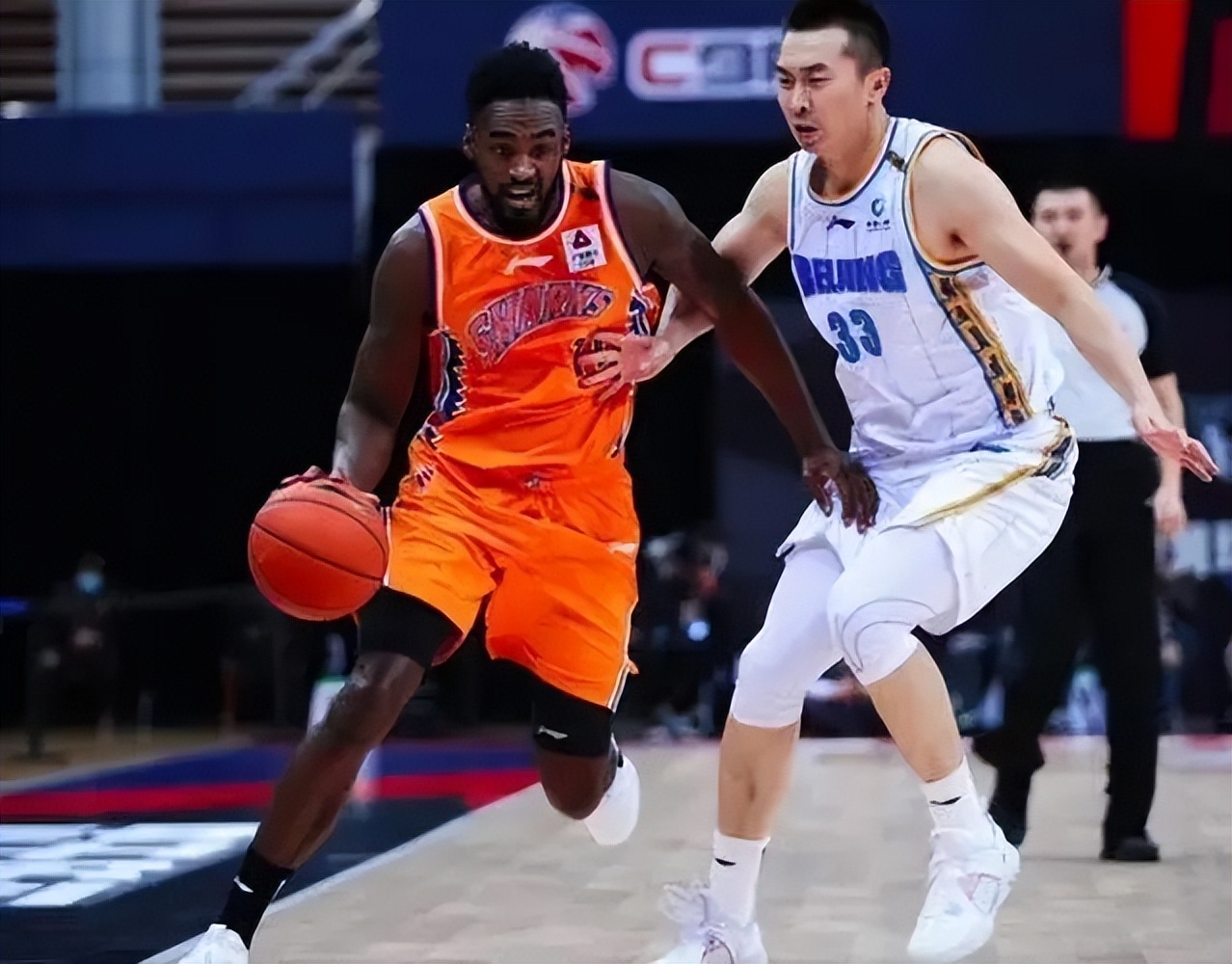 里程碑夜切尔西战术微调，CBA季后赛今晚刷纪录，管理层满意，医务组通报恢复的简单介绍